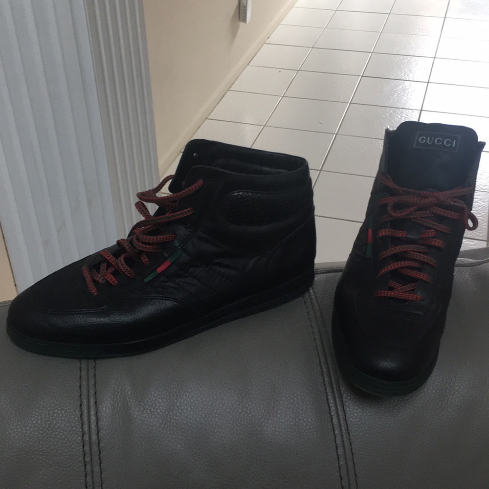 Gucci  Hightop Black in great condition.